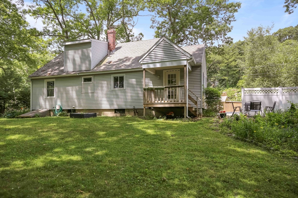 4 Ledgewood Drive