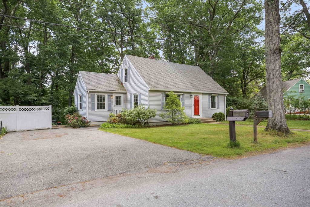 4 Ledgewood Drive