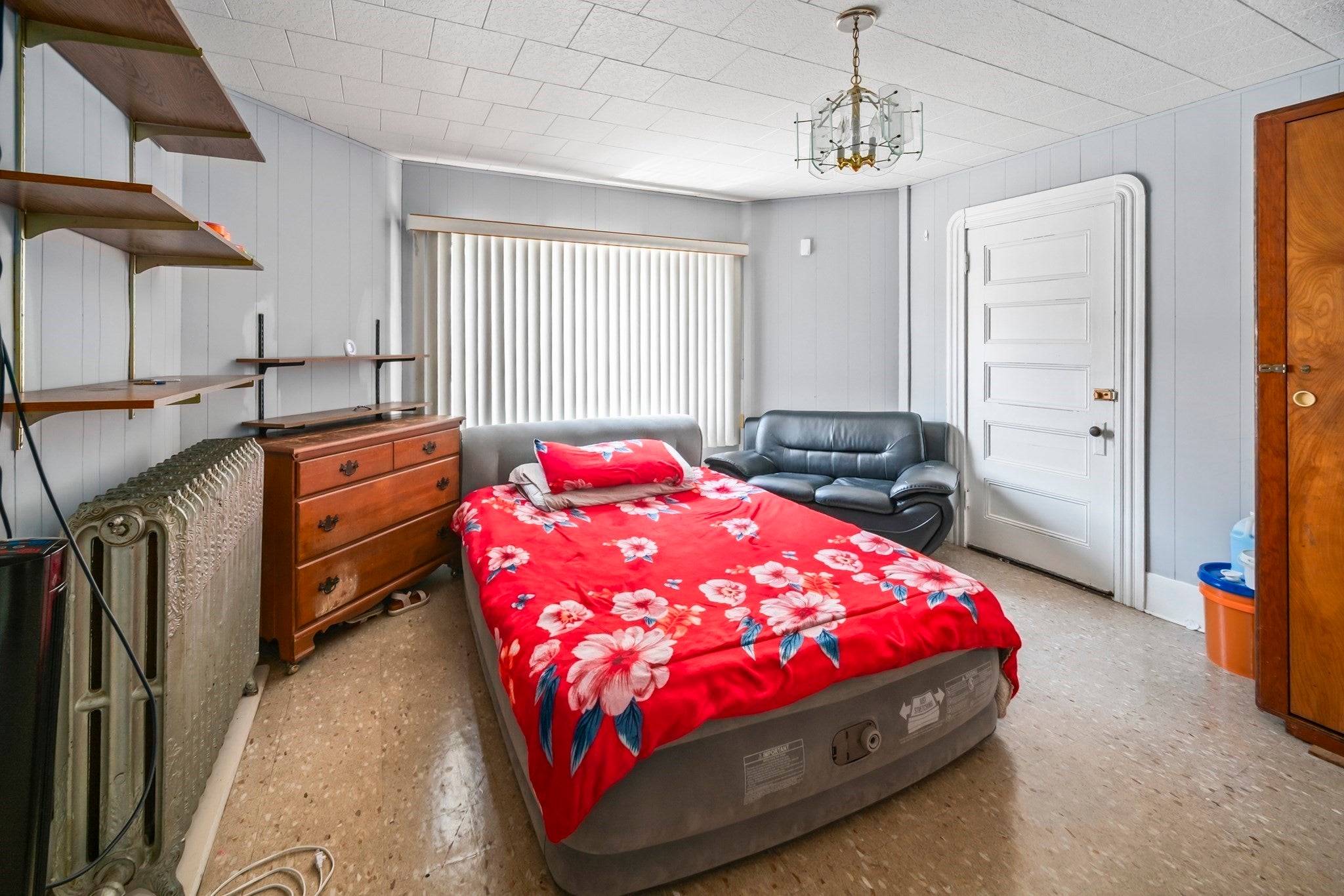 82 Snell St