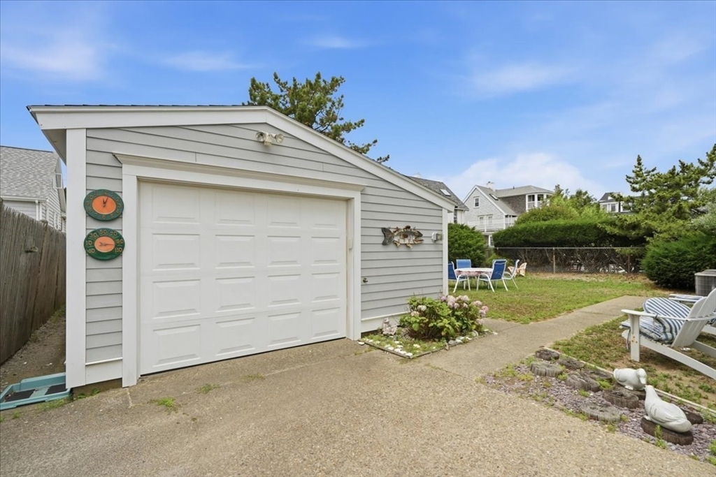 163 Beach Ave, Hull, MA Photo #32