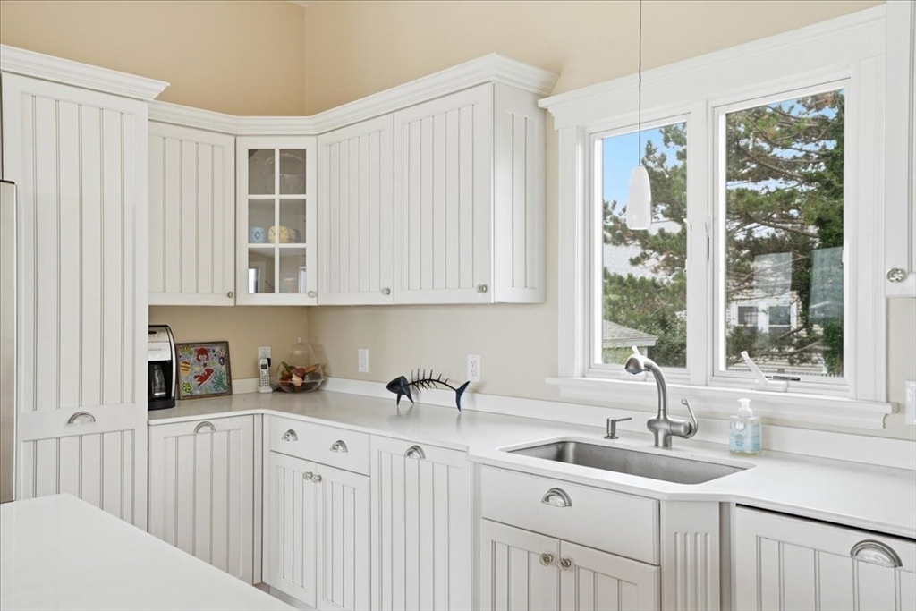 163 Beach Ave, Hull, MA Photo #9