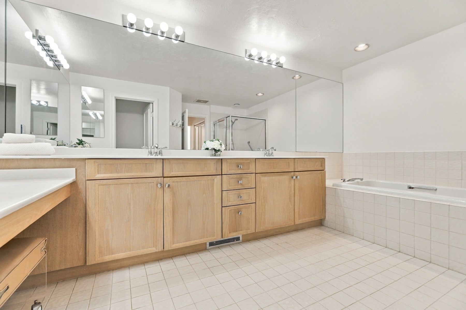 7 Wainwright Rd #47, Winchester, MA, 7 Wainwright Rd #47, Winchester, MA Photo #19