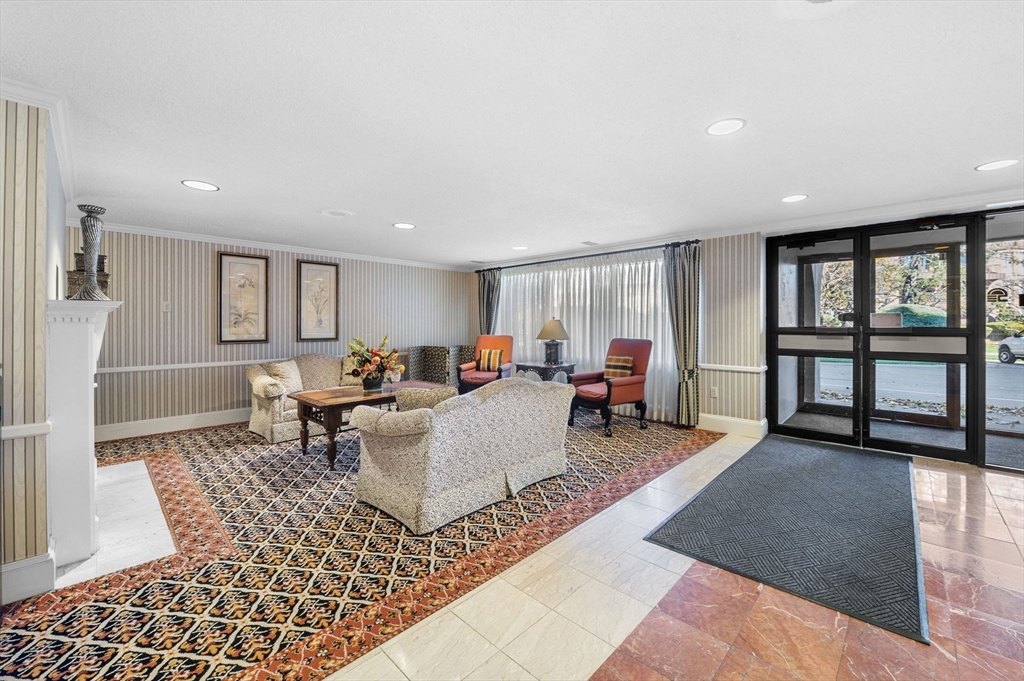 1004 Paradise Rd PHJ