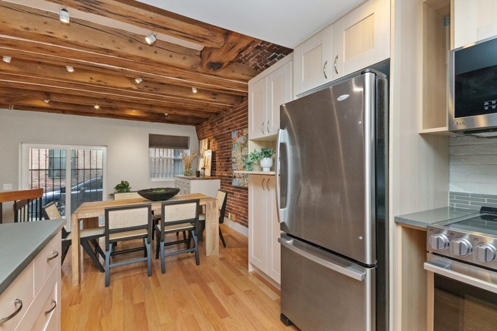 110-112 Commercial St 2