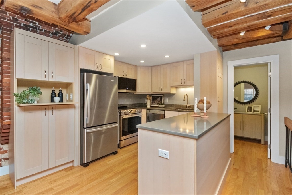 110-112 Commercial St 2