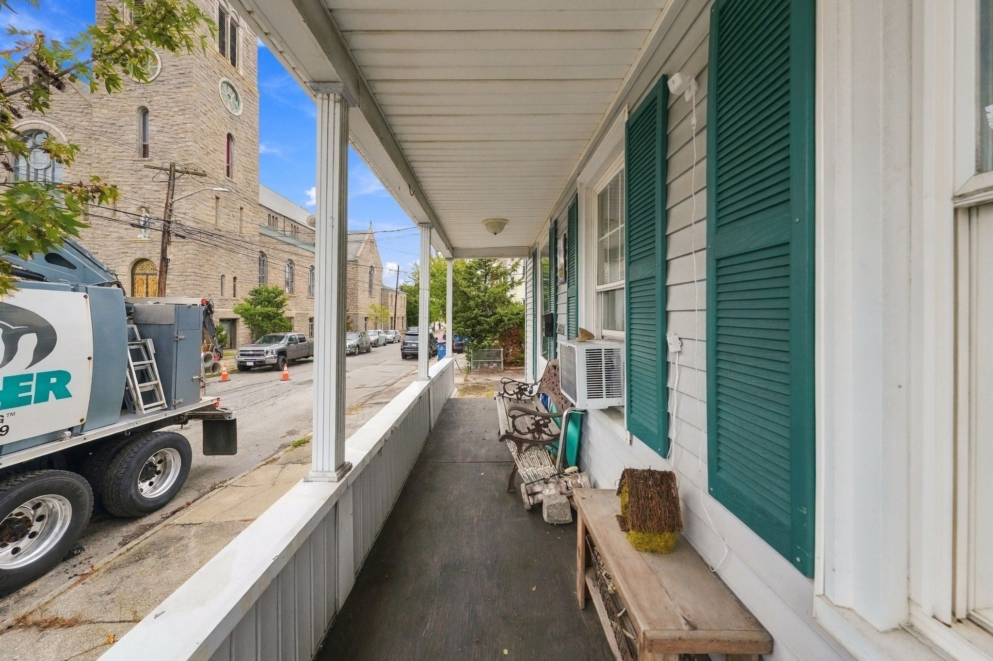 250 Davis St