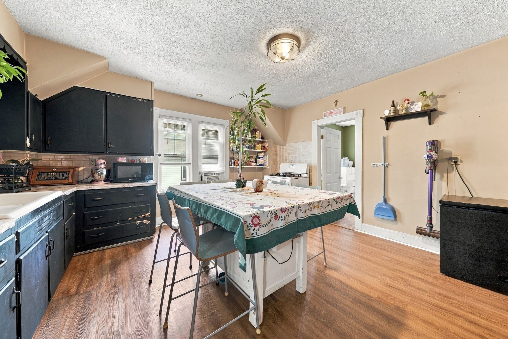 250 Davis St, New Bedford, MA, 250 Davis St, New Bedford, MA Photo #9