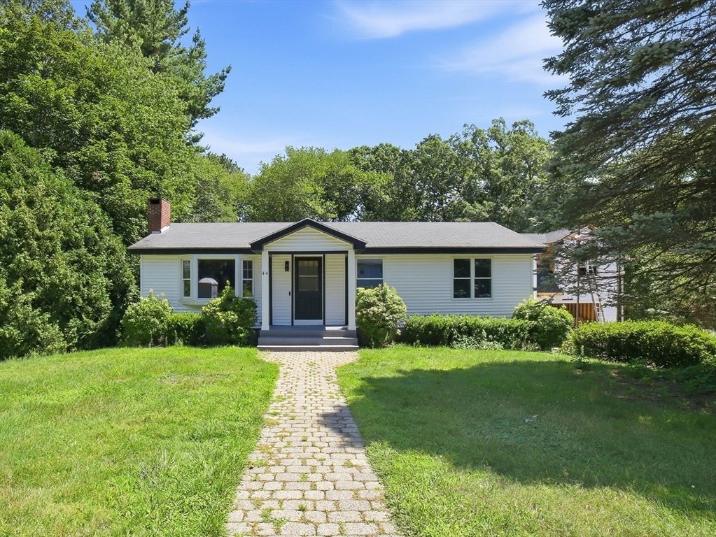Photo of 44 Topsfield Cir, Shrewsbury, MA