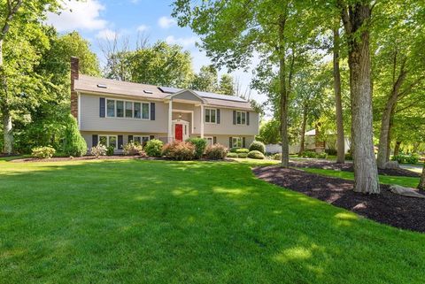 53 Hollytree Rd Stoughton MA 02072