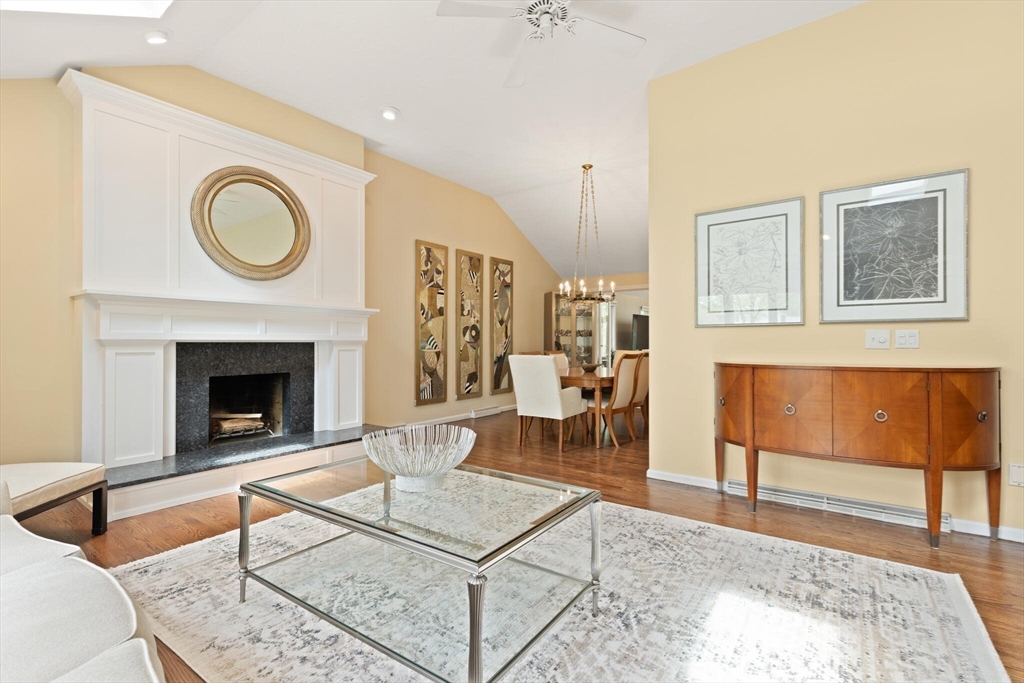 53 Hollytree Rd