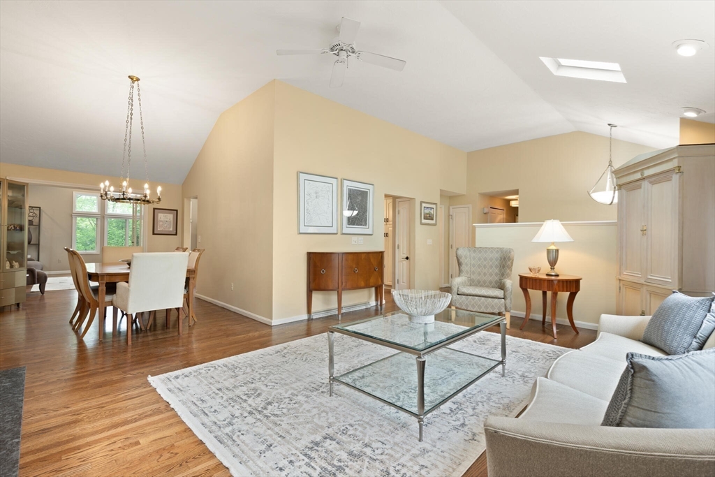 53 Hollytree Rd