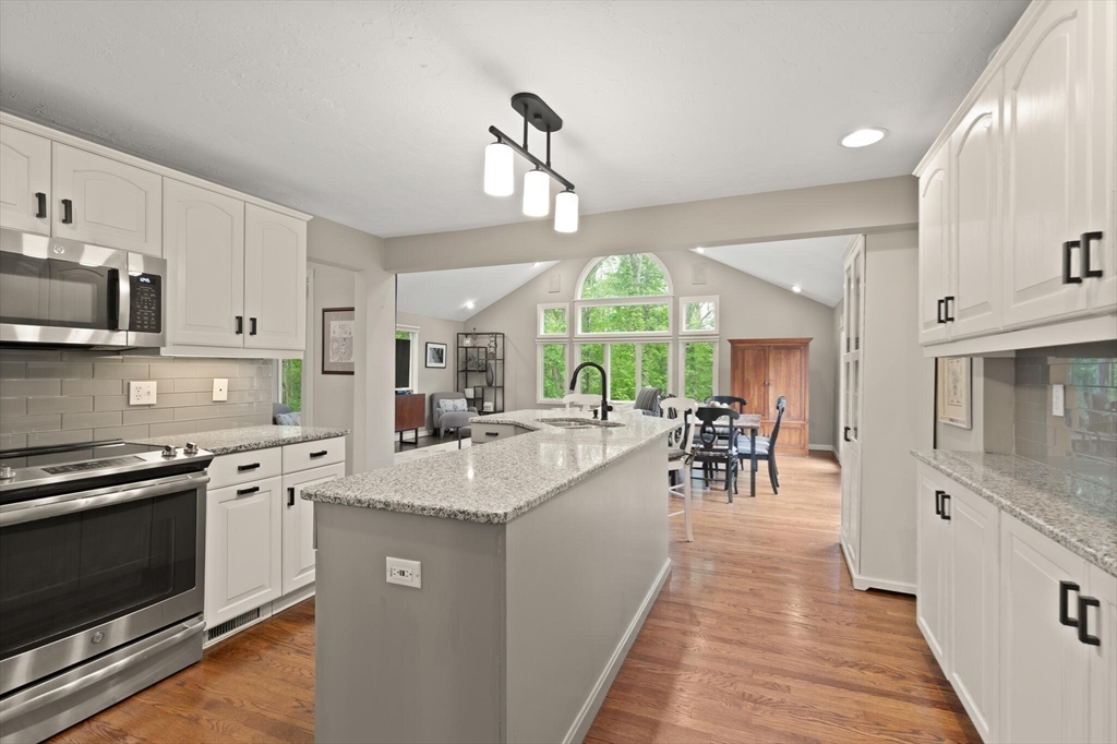 53 Hollytree Rd