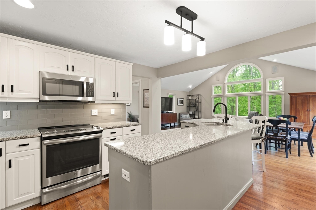 53 Hollytree Rd