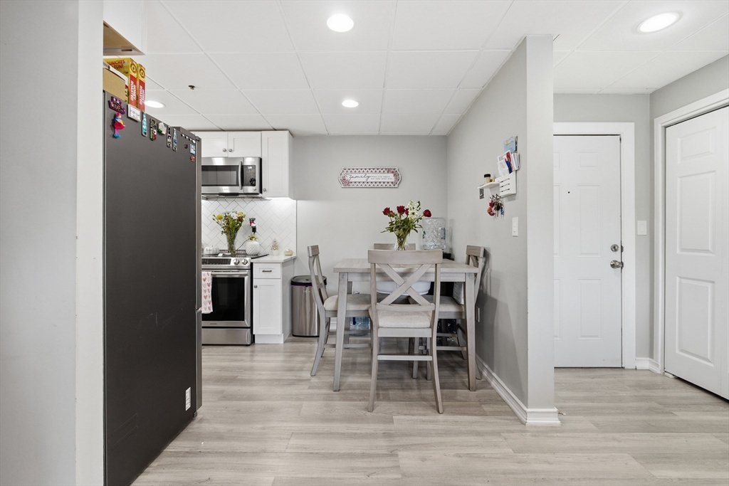 64 Foster St 305