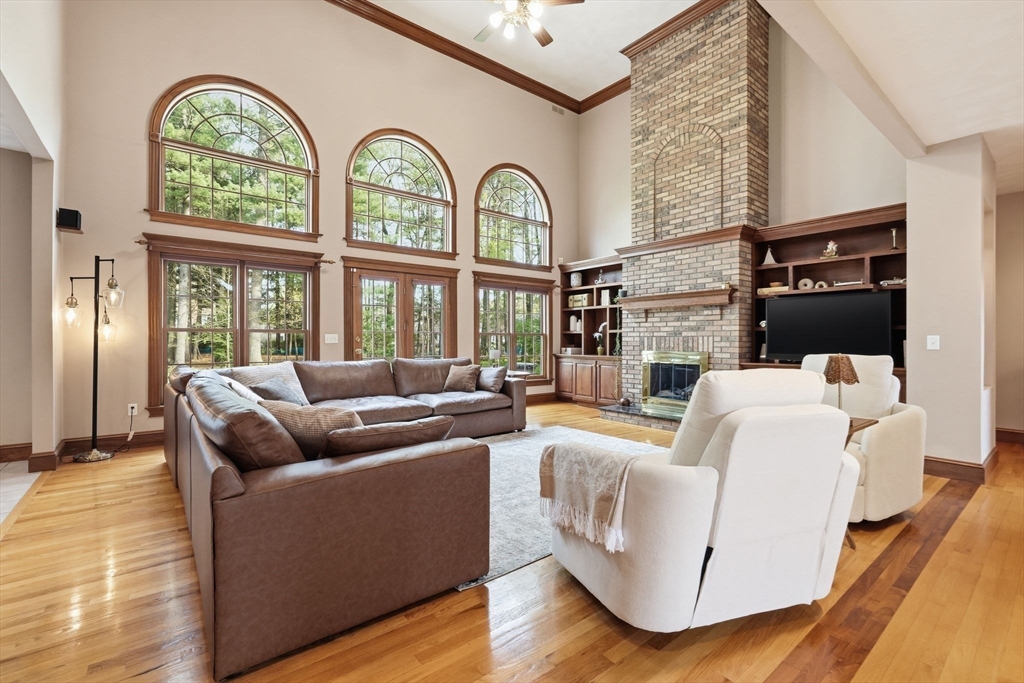 42 Gary Dr