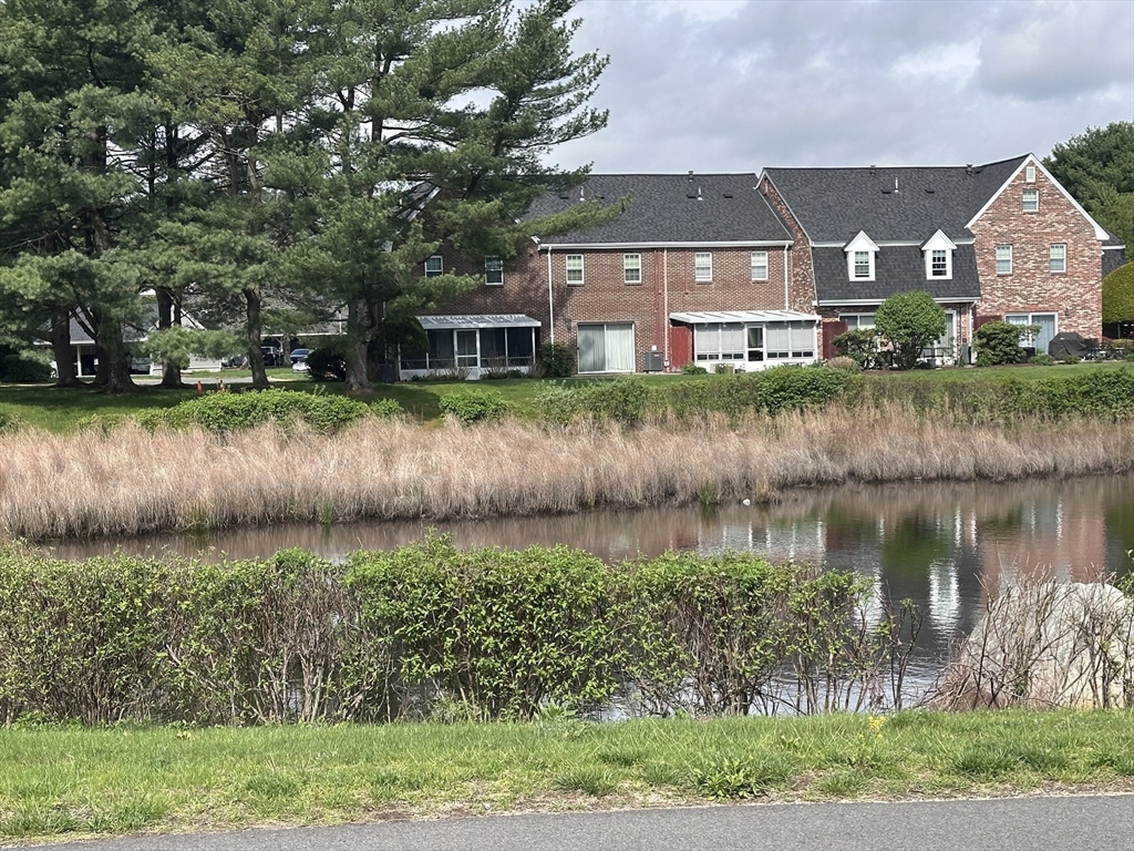 107 Erin Rd 107