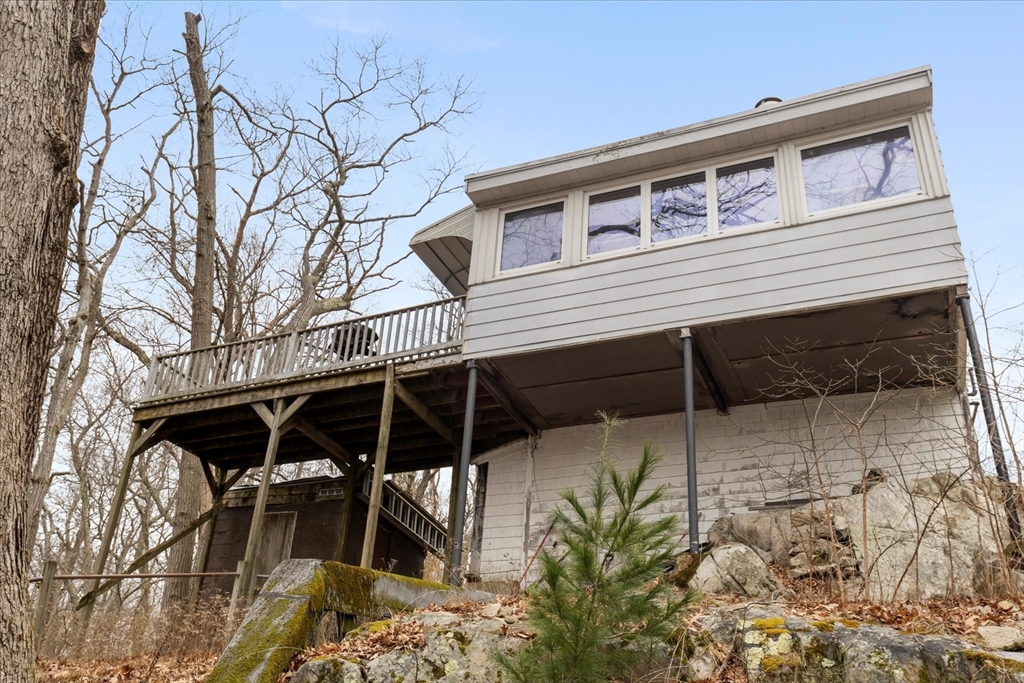 30 Manitou Rd