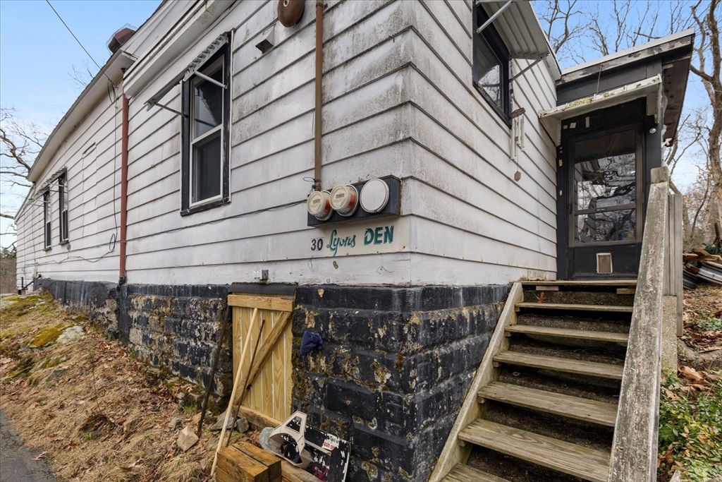 30 Manitou Rd
