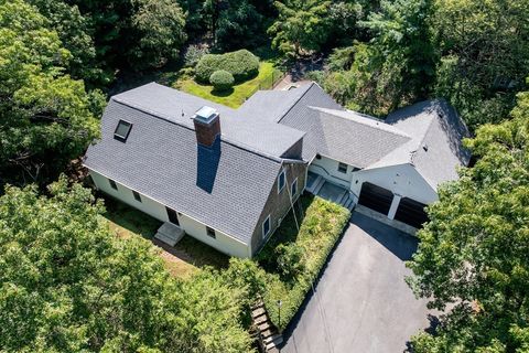 86 Plymouth St Carver MA 02330