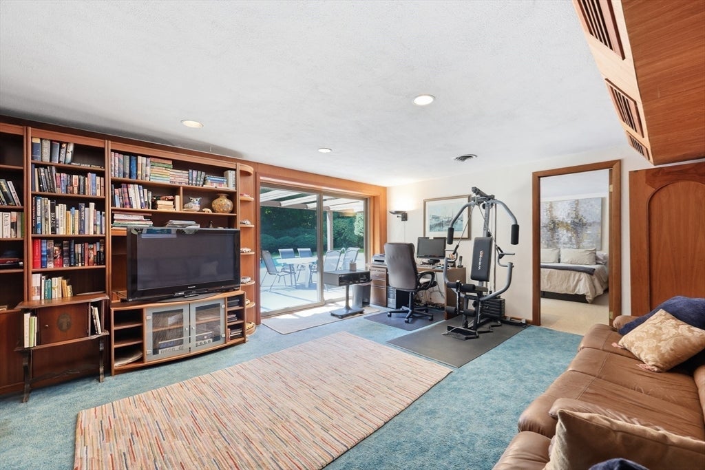 200 Crestview Circle, Longmeadow, MA, 200 Crestview Circle, Longmeadow, MA Photo #25