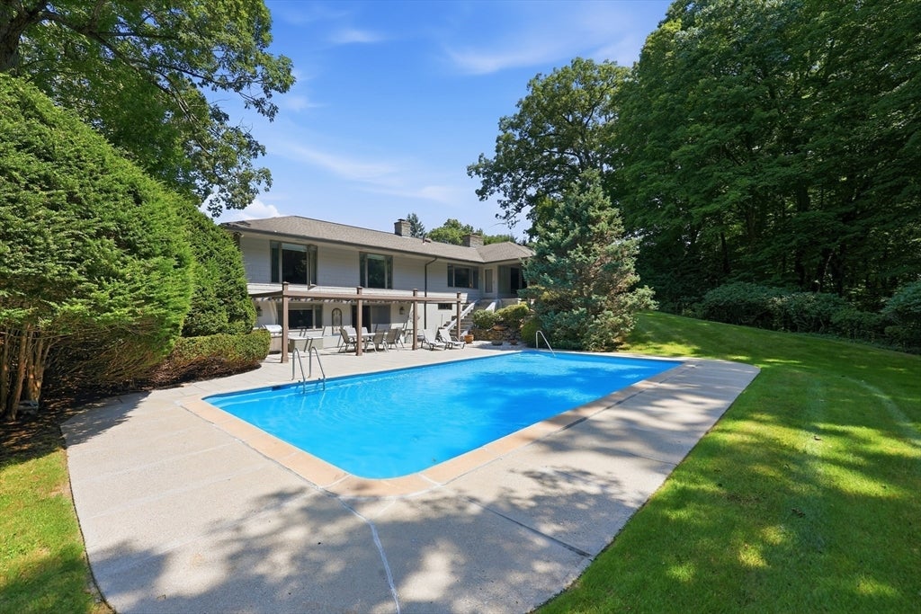 200 Crestview Circle, Longmeadow, MA, 200 Crestview Circle, Longmeadow, MA Photo #33