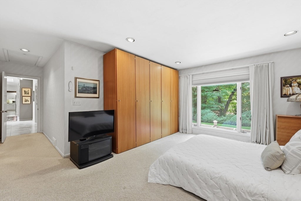 200 Crestview Circle, Longmeadow, MA, 200 Crestview Circle, Longmeadow, MA Photo #17