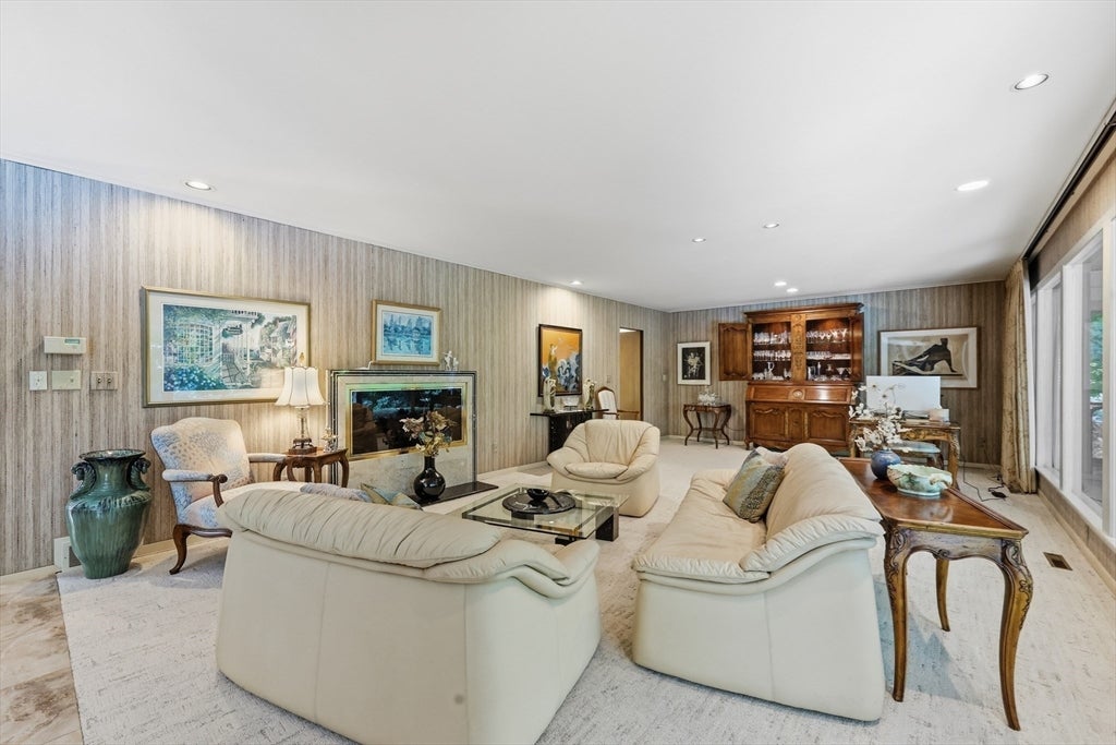 200 Crestview Circle, Longmeadow, MA, 200 Crestview Circle, Longmeadow, MA Photo #7
