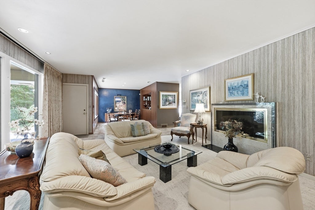 200 Crestview Circle, Longmeadow, MA, 200 Crestview Circle, Longmeadow, MA Photo #6