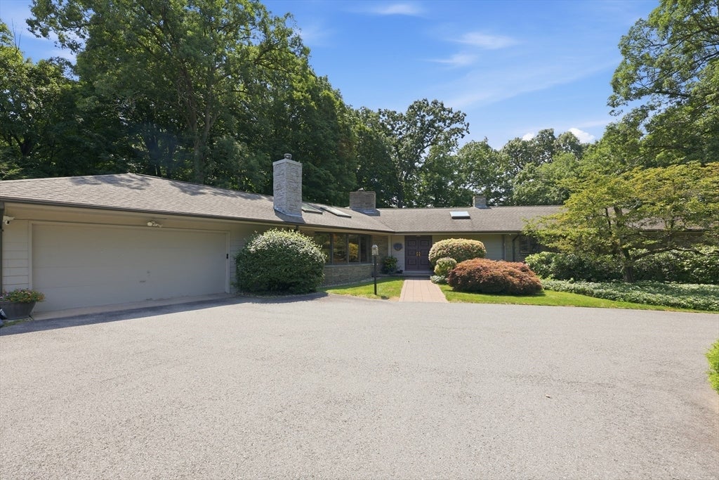 200 Crestview Circle