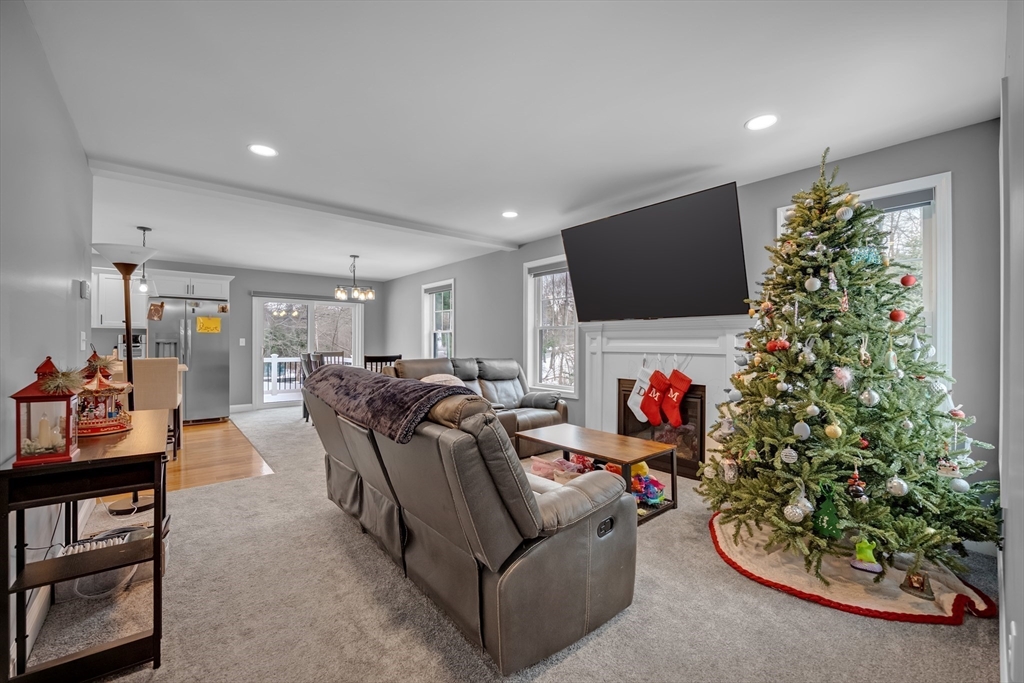 711 Massachusetts Ave 4