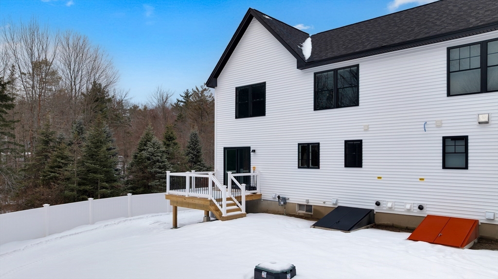 711 Massachusetts Ave 4