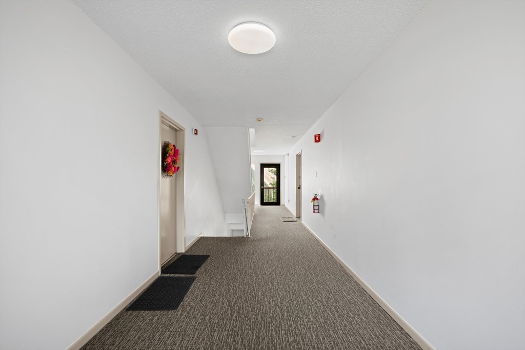 8 Thayer Pond Drive 6