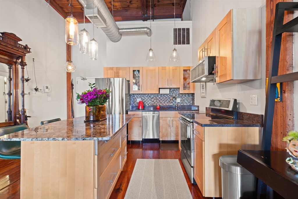 49 Munroe St 405