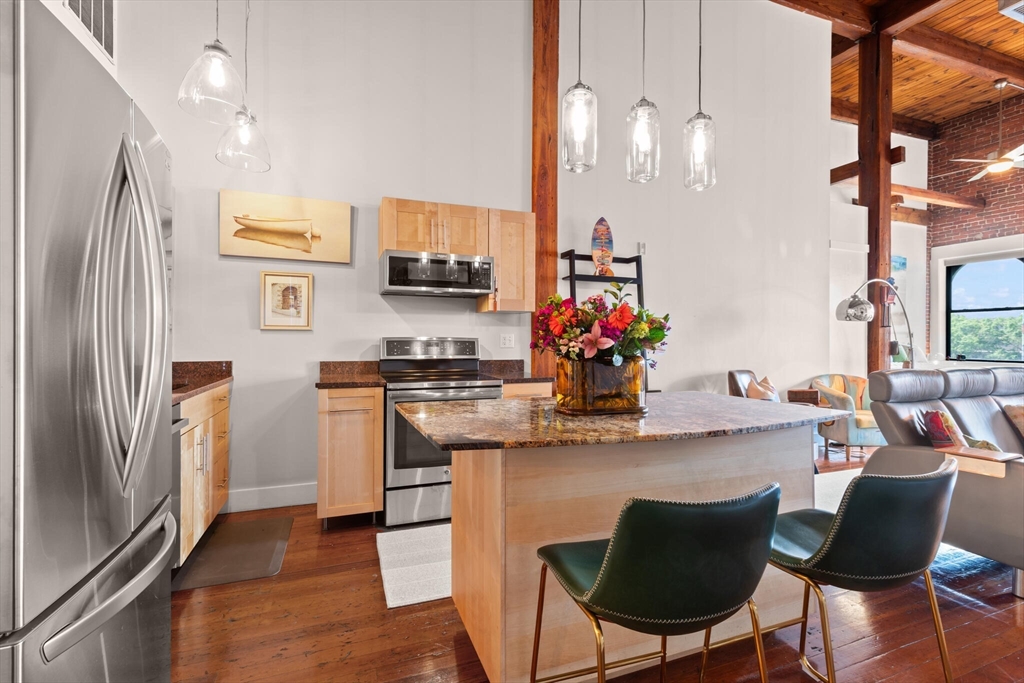 49 Munroe St 405