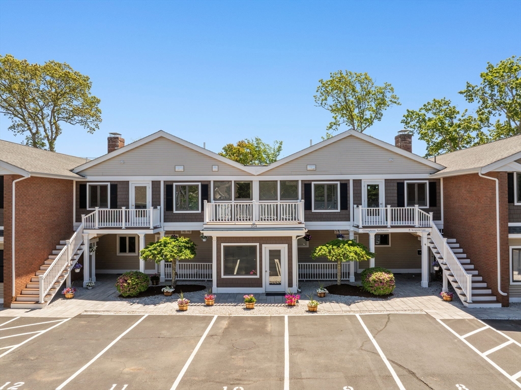 354 Gifford St 1