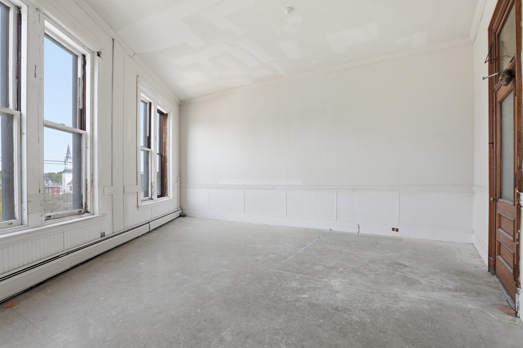 45 Main St 8/9