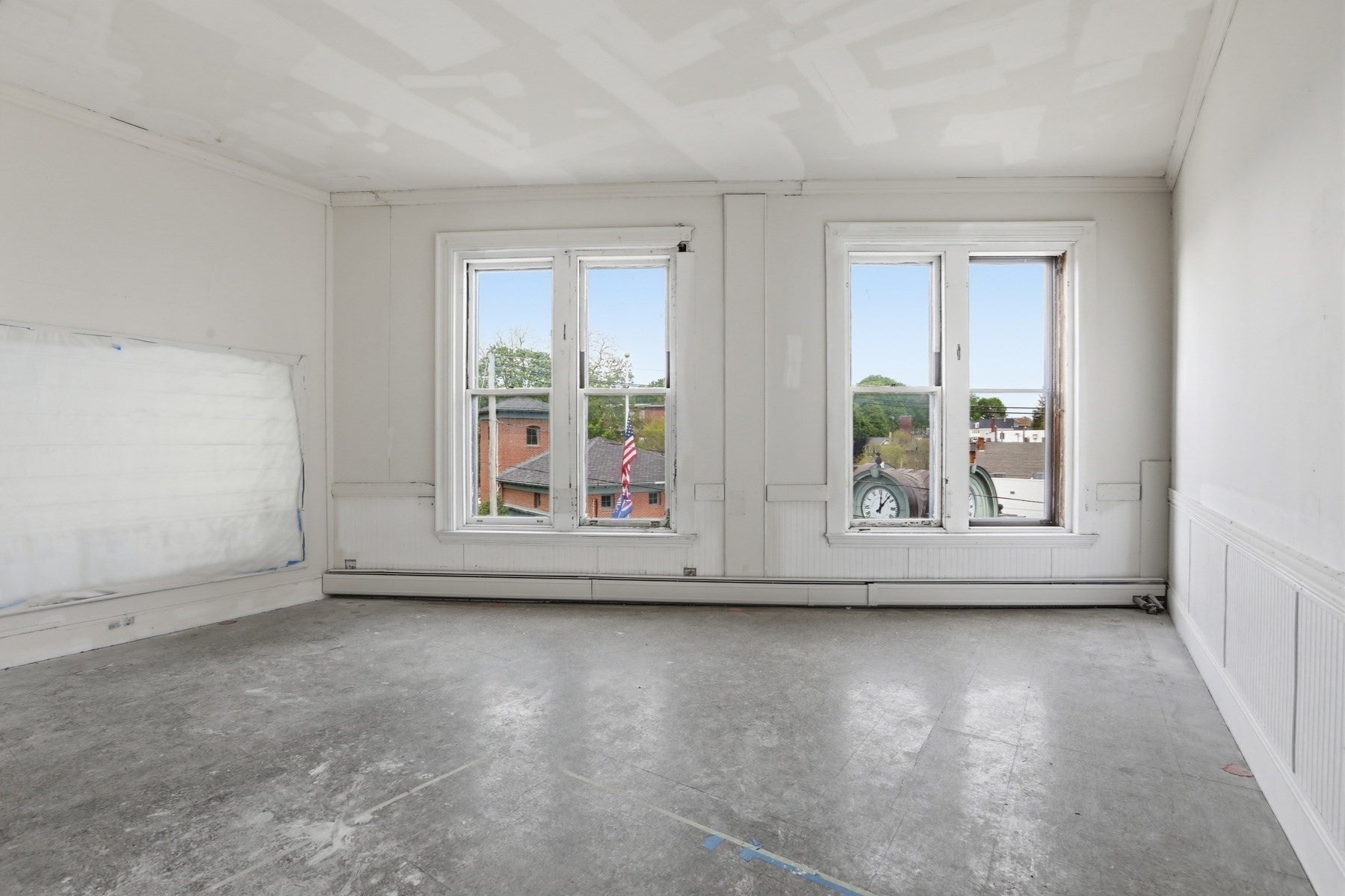 45 Main St 8/9