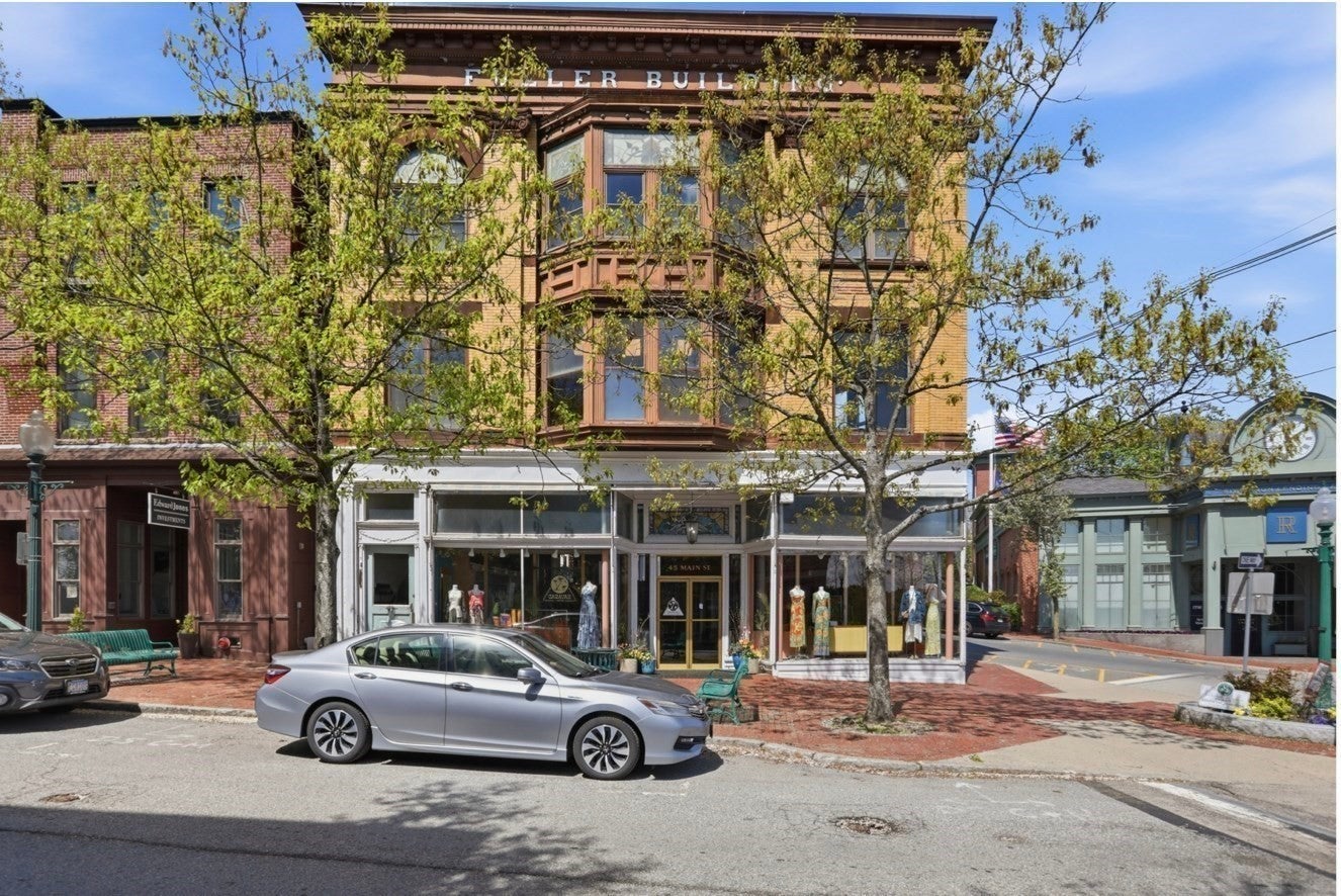 45 Main St 8/9