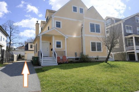 Photo of 32 Salisbury Rd #32, Newton, MA 02458 (MLS # 73492371)