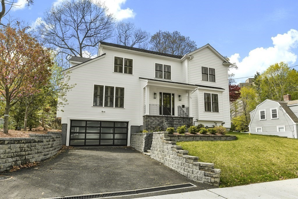 22 Moody St