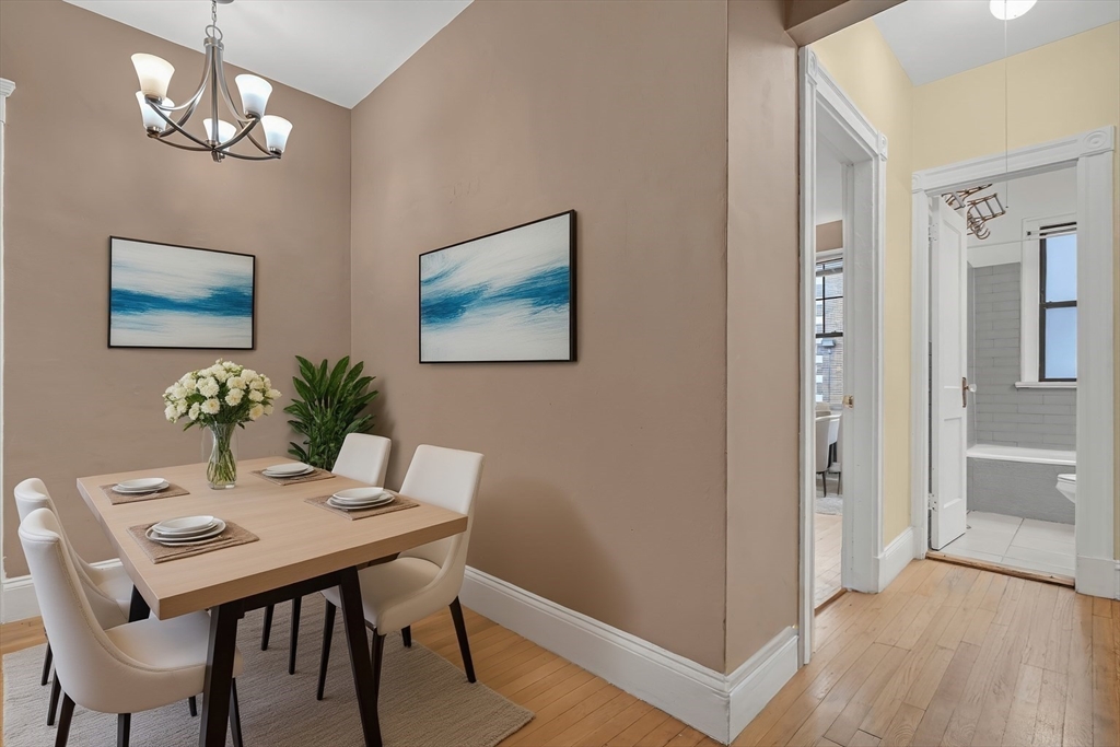62 Queensberry St 204