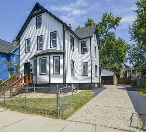 25 Dawes St Springfield MA 01109