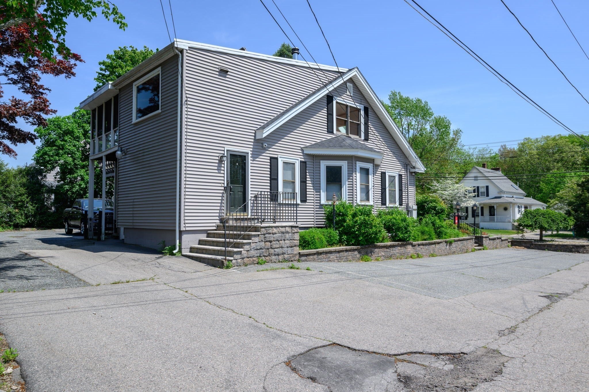 275 West Main St