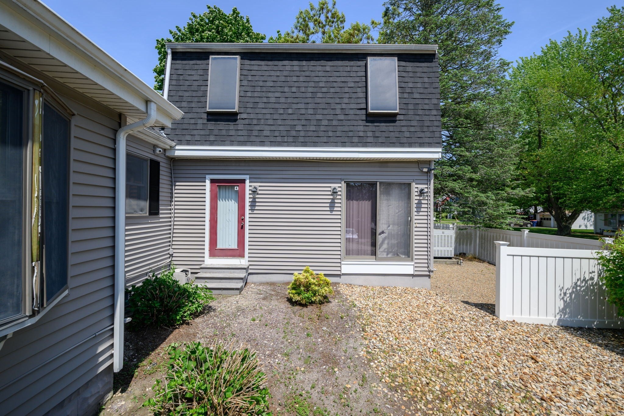 275 West Main St