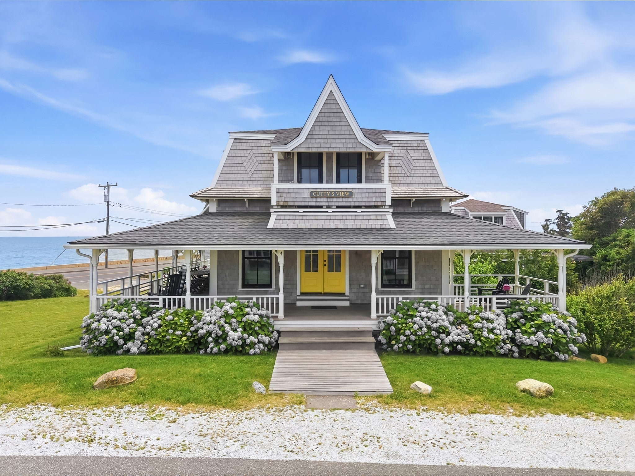 4 Canonicus Ave
