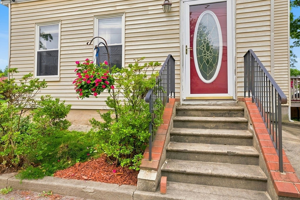 10 Sumner Ave, Middleboro, MA, 10 Sumner Ave, Middleboro, MA Photo #5