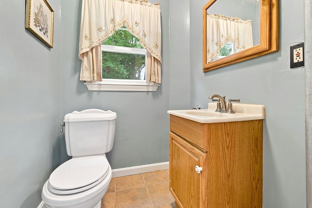 10 Sumner Ave, Middleboro, MA, 10 Sumner Ave, Middleboro, MA Photo #12
