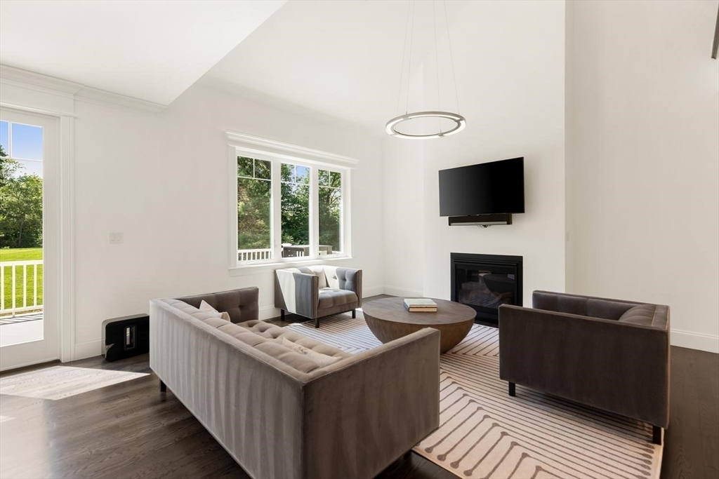 11 Crenshaw Ln #11, Andover, MA Photo #13