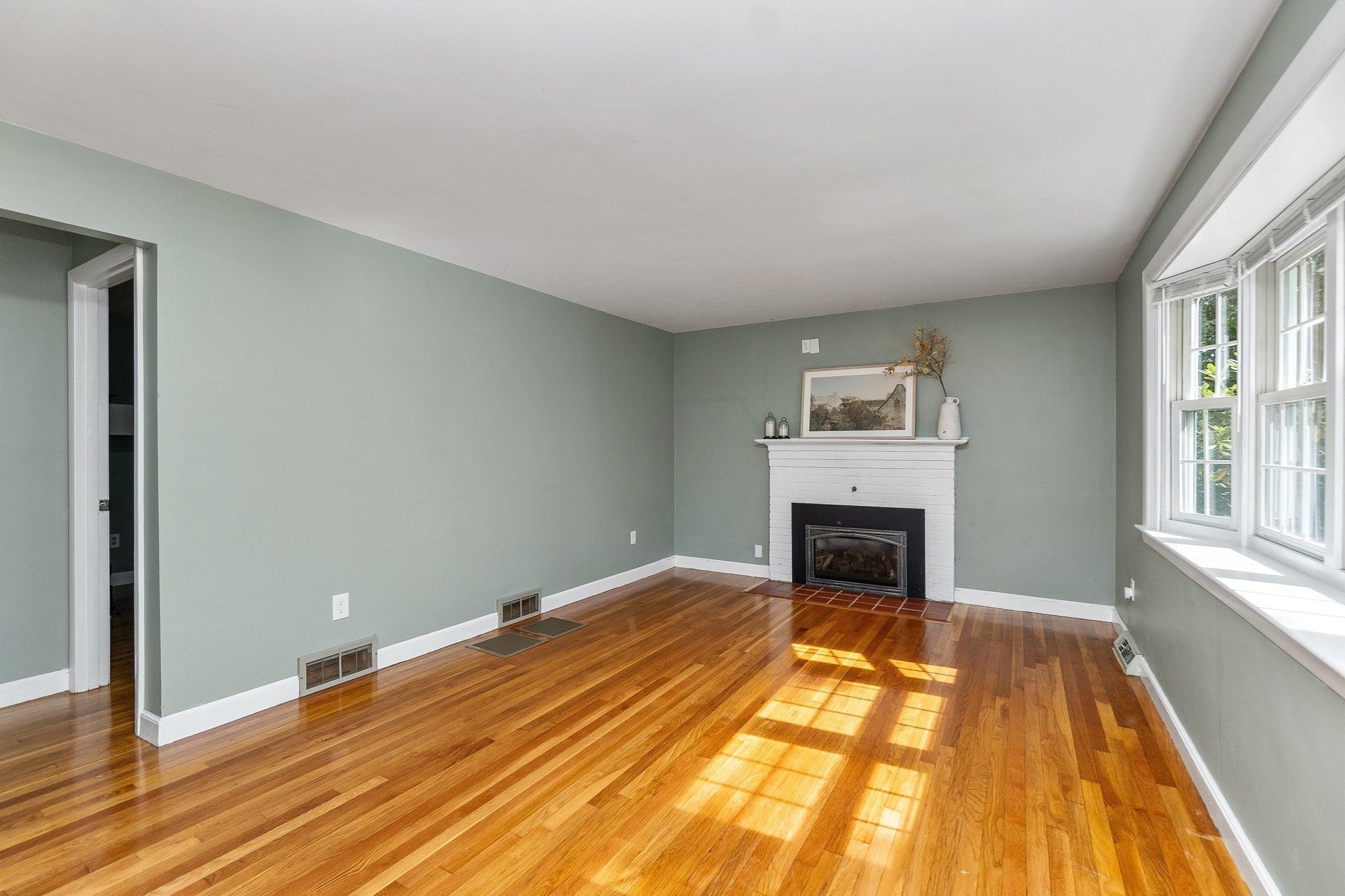 105 Beach St, Foxboro, MA, 105 Beach St, Foxboro, MA Photo #8
