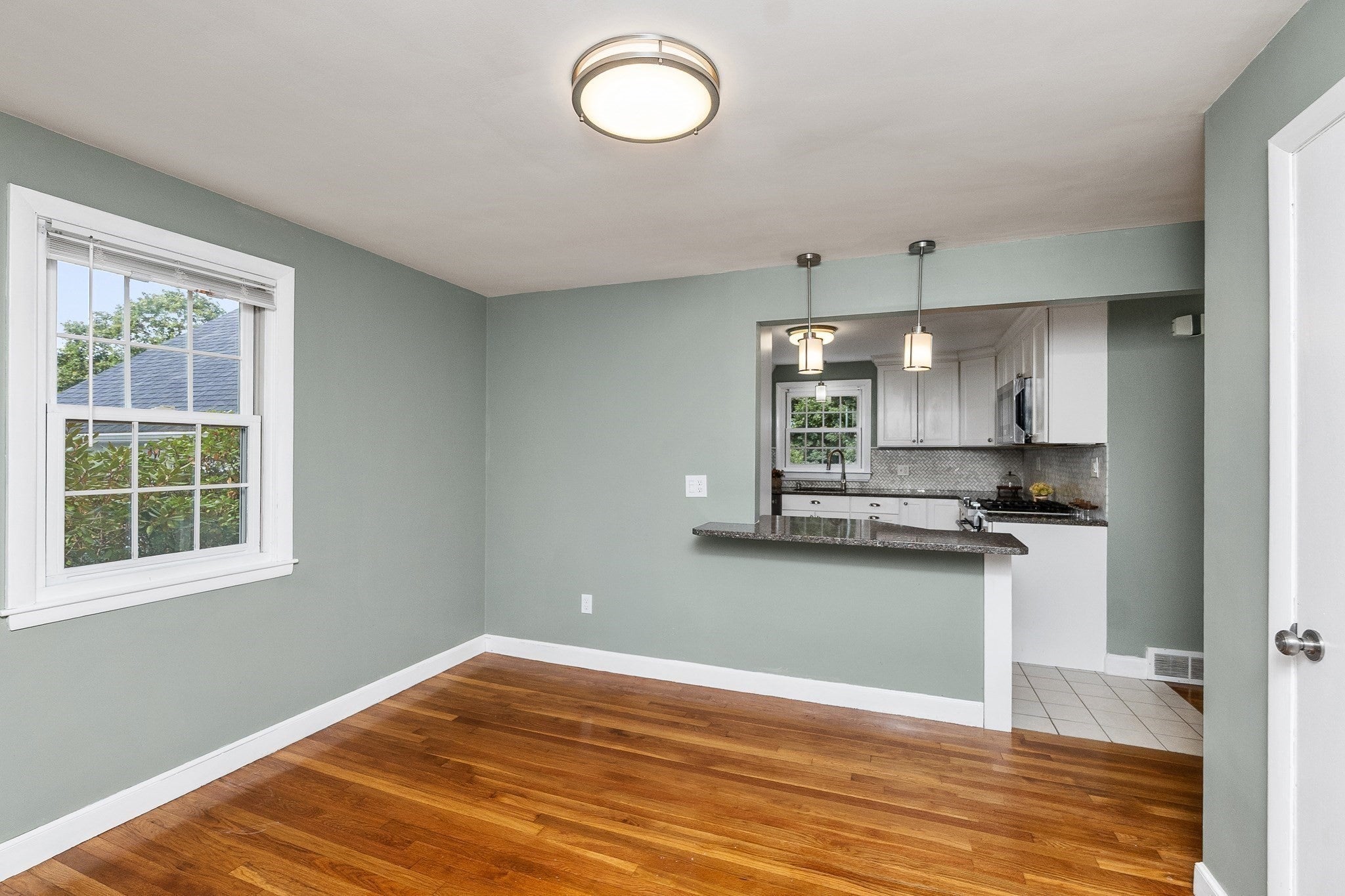 105 Beach St, Foxboro, MA, 105 Beach St, Foxboro, MA Photo #5